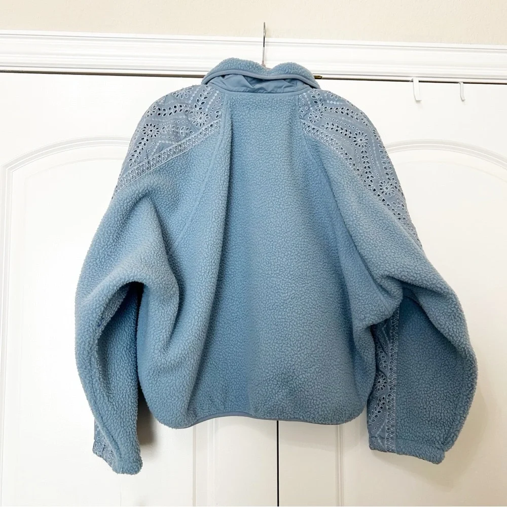 NWT Free People Hit The Slopes Fleece Eyelet Jacket Stone Washed Blue - Picture 6 of 6